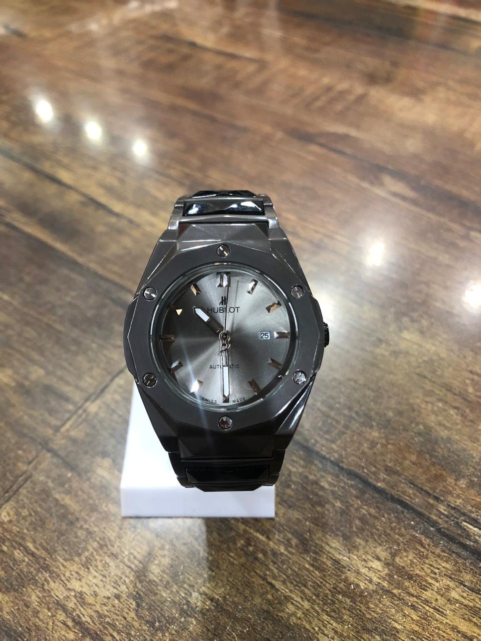 Hublot Diamond Cut Stainless Stain With black Dial