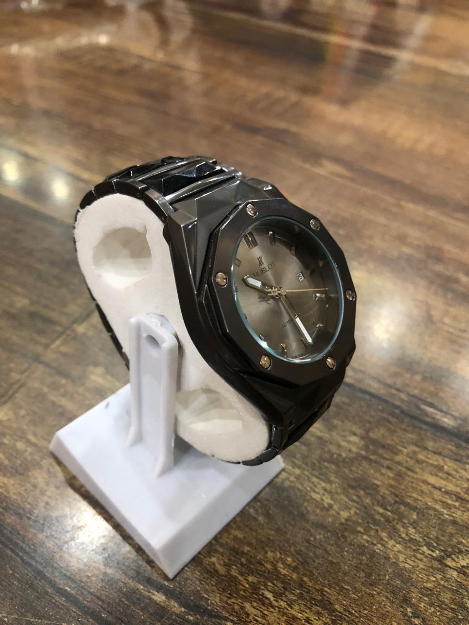 Hublot Diamond Cut Stainless Stain With black Dial